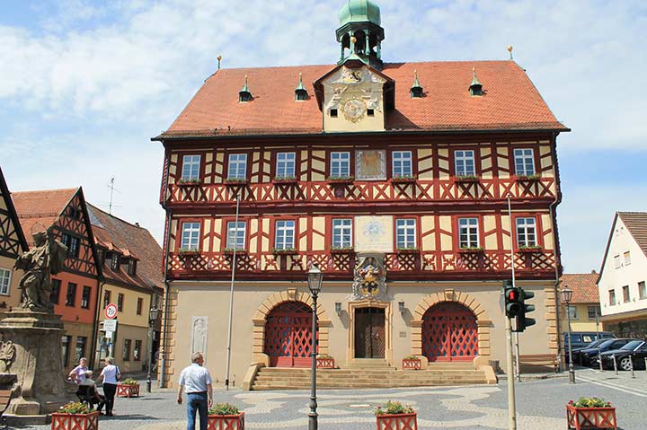 Bad Staffelstein Rathaus und Alststadt